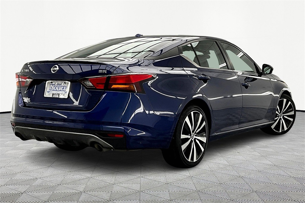 Used 2022 Nissan Altima SR with VIN 1N4BL4CVXNN371018 for sale in Kansas City