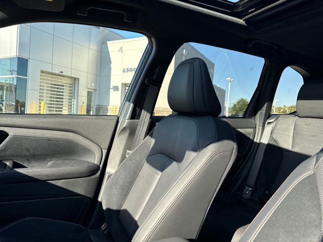 2025 Subaru Forester Touring photo 16