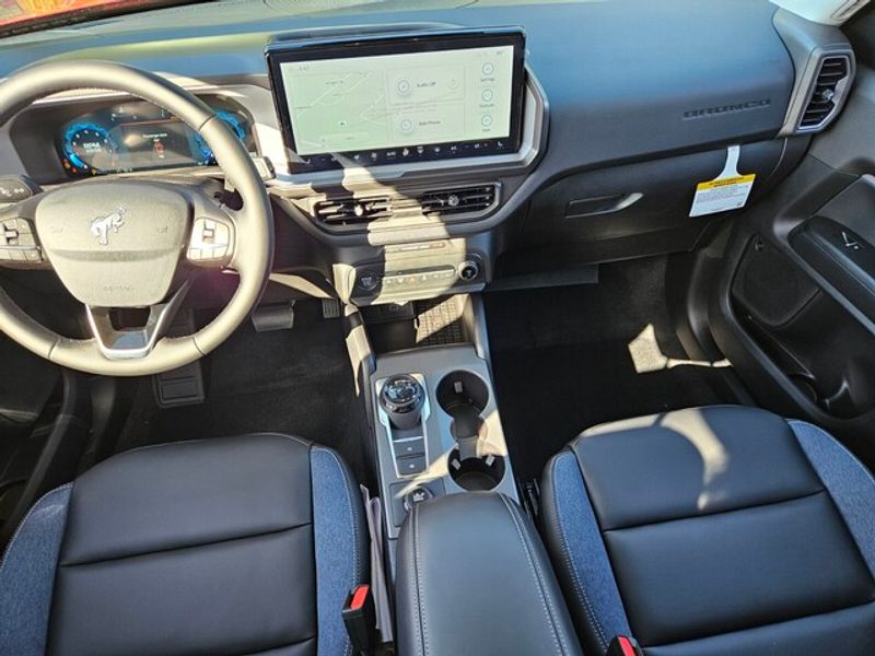2025 Ford Bronco Sport Outer Banks photo 6