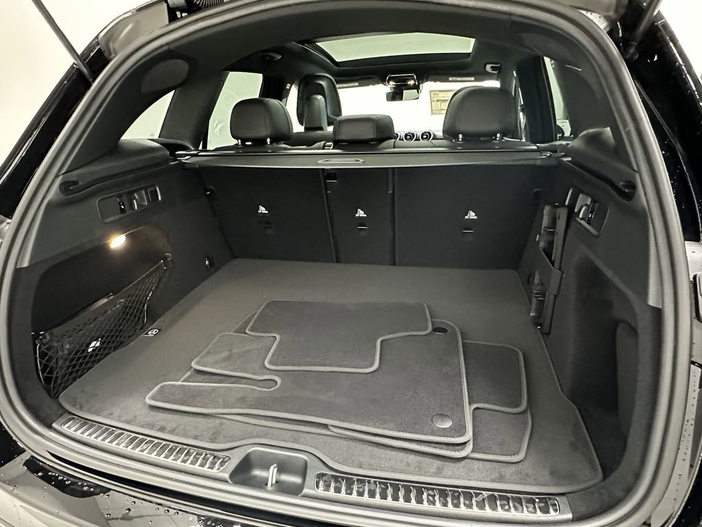 2026 Mercedes Benz GLC 300 photo 21
