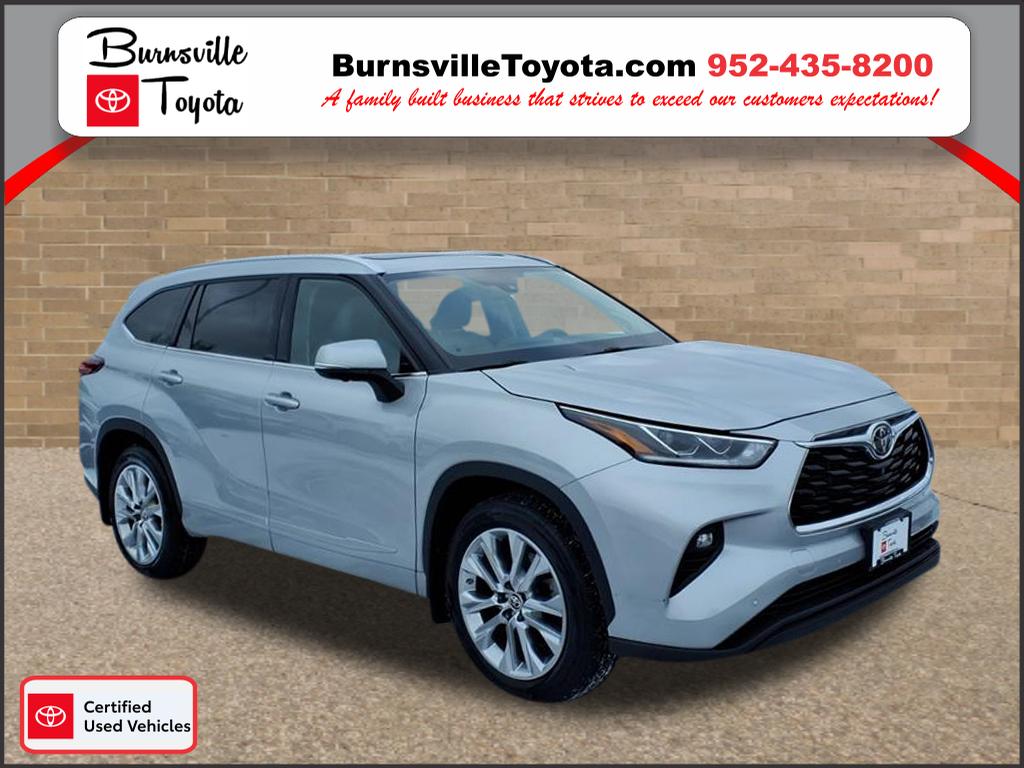 2023 Toyota Highlander Limited's photo