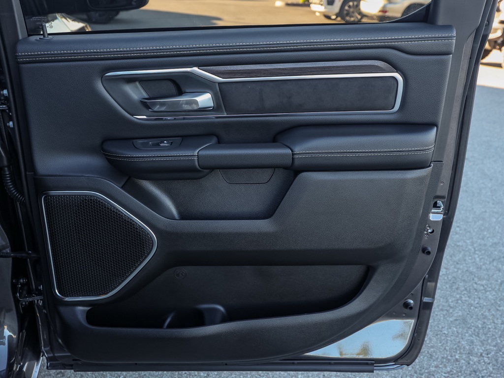 New 2026 Granite Crystal Metallic Clear-Coat Exterior Paint RAM Laramie image 17