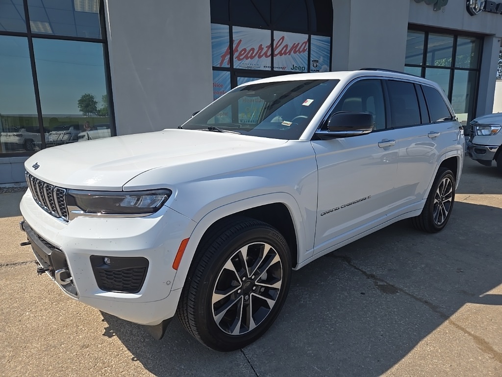 Used 2022 Jeep Grand Cherokee Overland with VIN 1C4RJHDG5N8628171 for sale in Kansas City