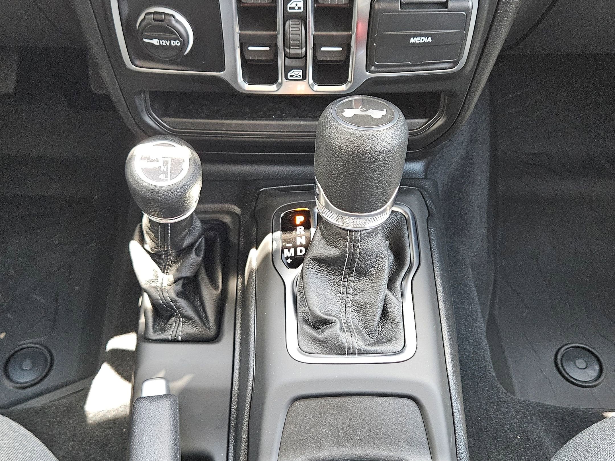 2025 Jeep Wrangler Sport S photo 12