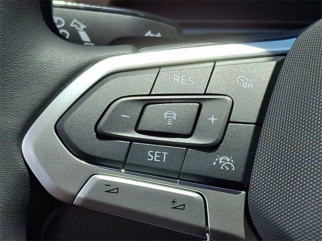 2025 Volkswagen Atlas SE Technology photo 17