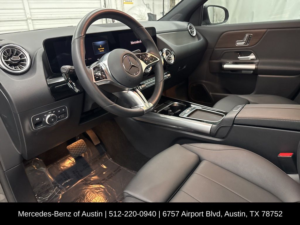 2025 Mercedes Benz GLA 250 photo 7