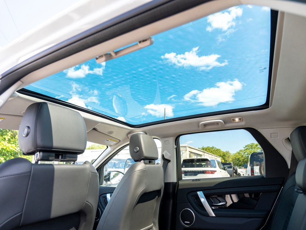 2024 Land Rover Discovery Sport S photo 21