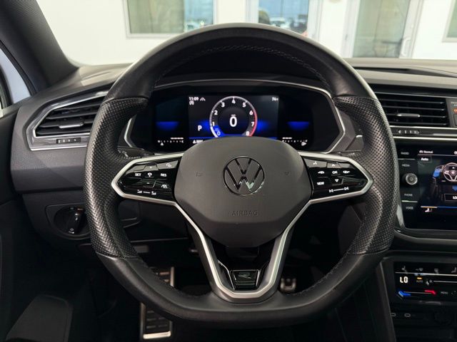 2023 Volkswagen Tiguan SE R-Line Black photo 46