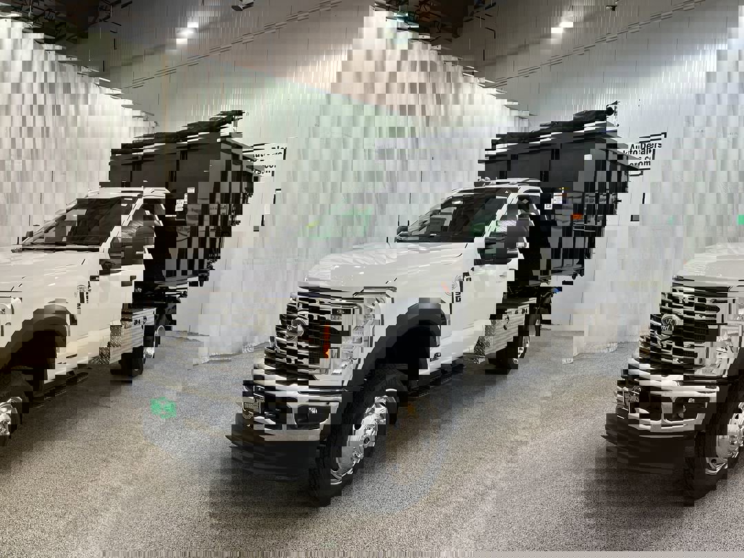 2025 Ford F-550 XL photo 4