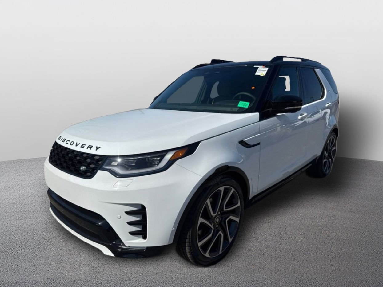 New 2025 Fuji White Land Rover Dynamic SE image 1