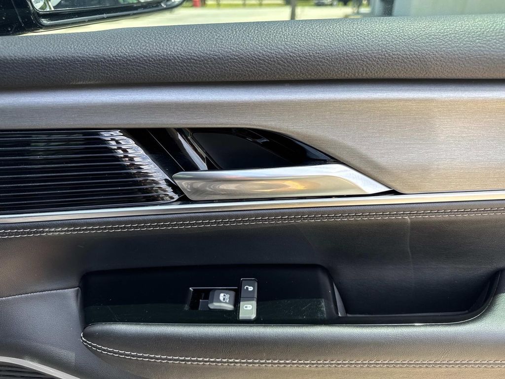 2023 Jeep Wagoneer Series II Carbide photo 12
