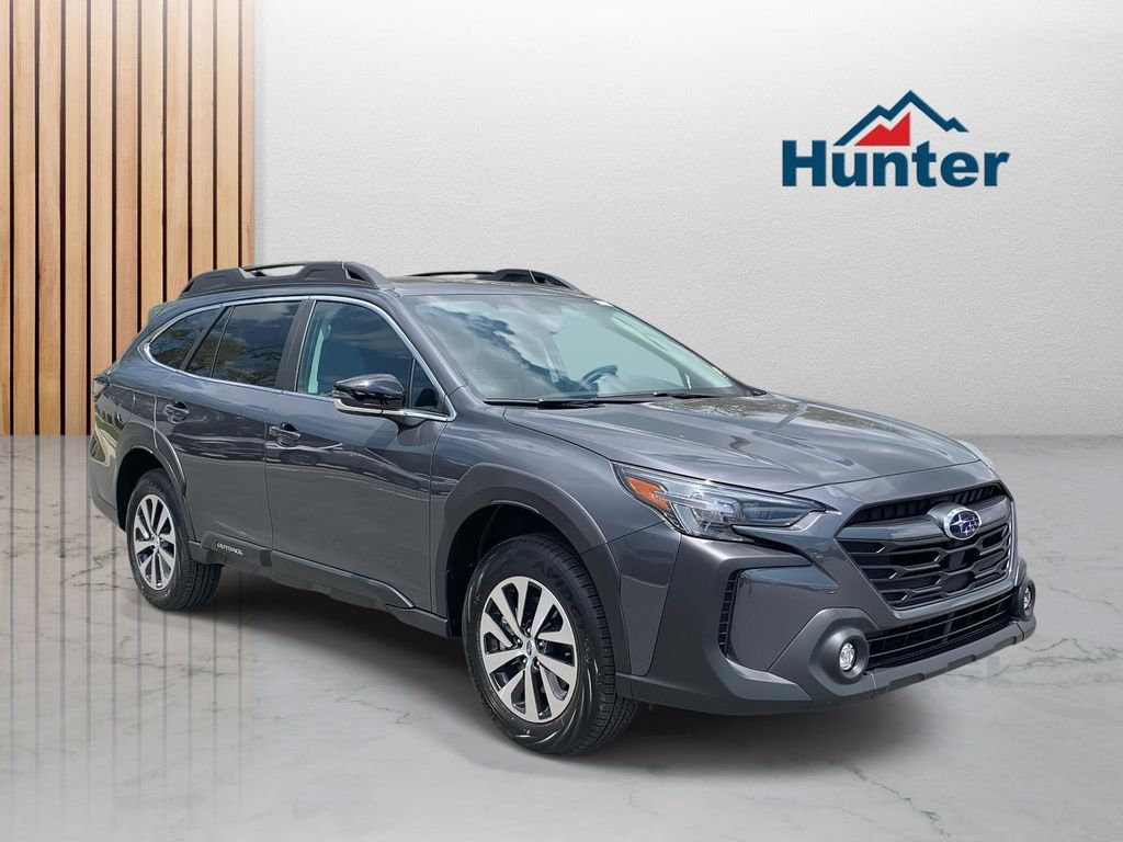 2025 Subaru Outback Premium's photo