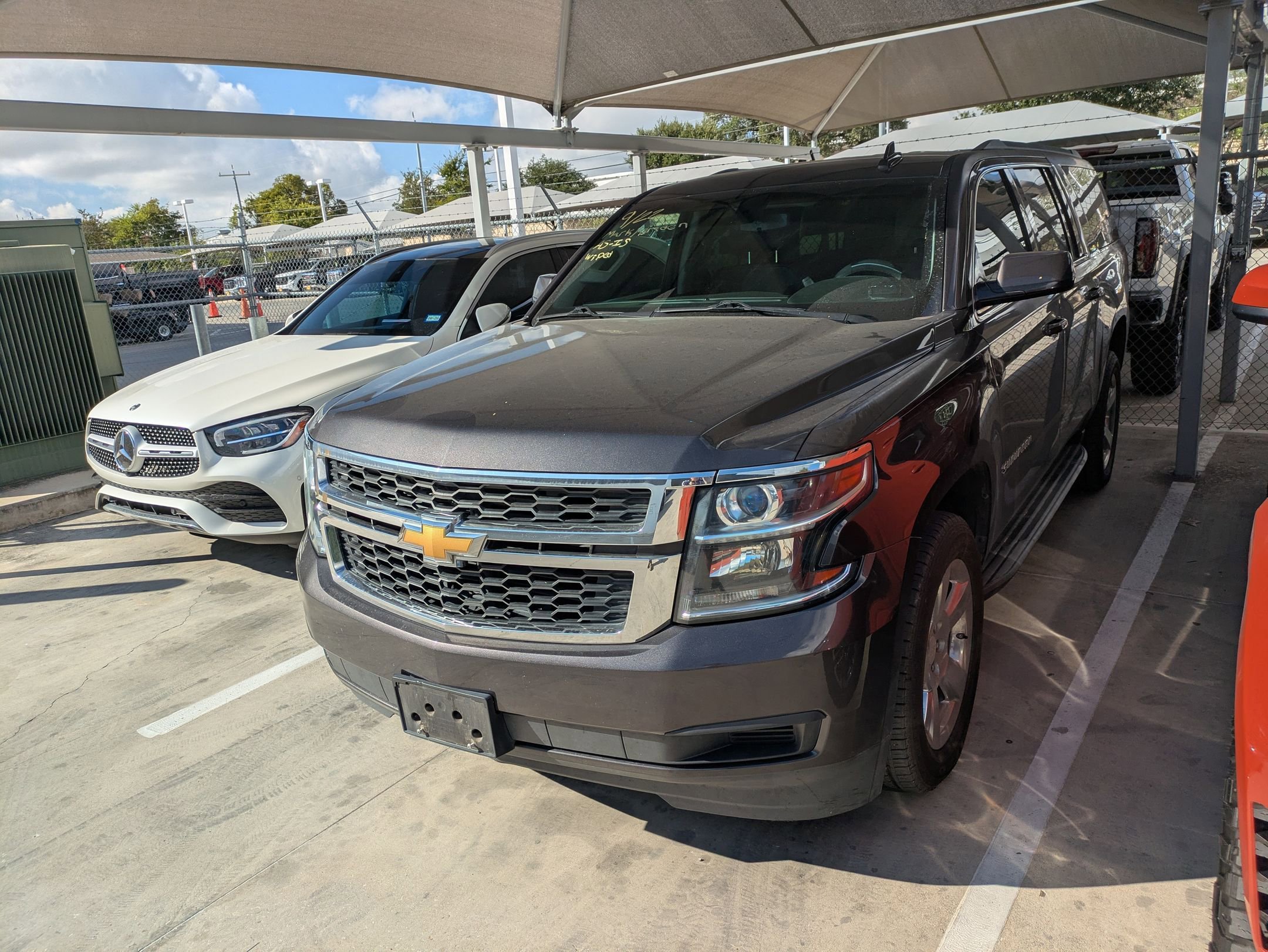 2017 Chevrolet Suburban LS photo 3
