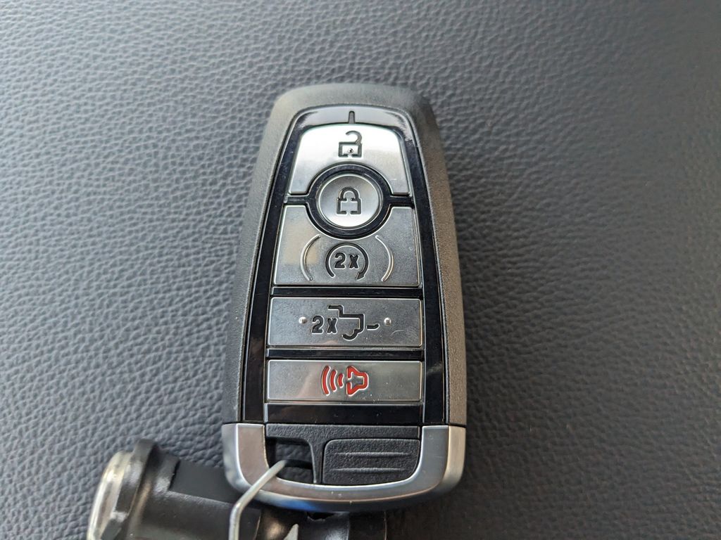 2025 Ford F-150 Lariat photo 30