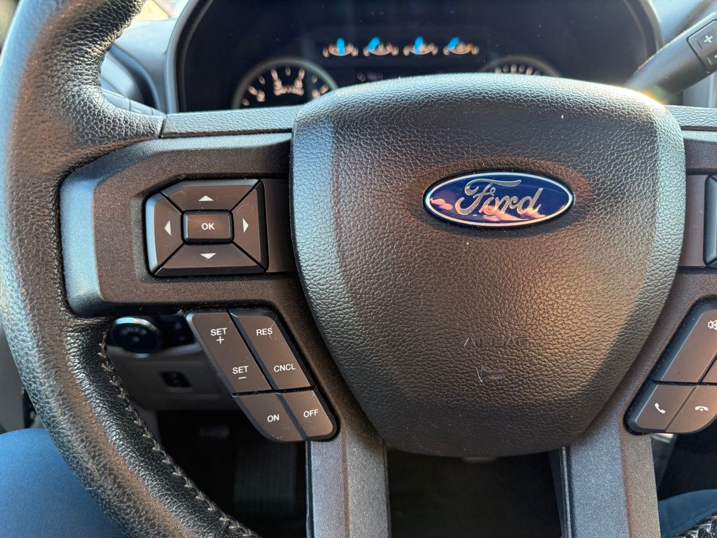 2016 Ford F-150 XLT photo 11