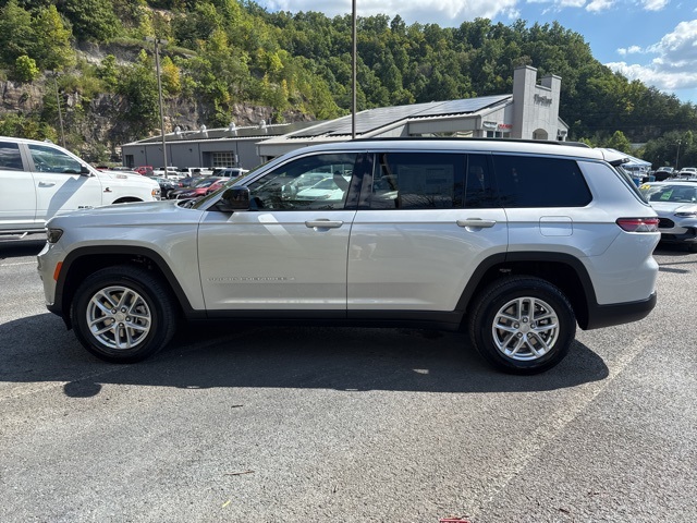 2025 Jeep Grand Cherokee Laredo X photo 6