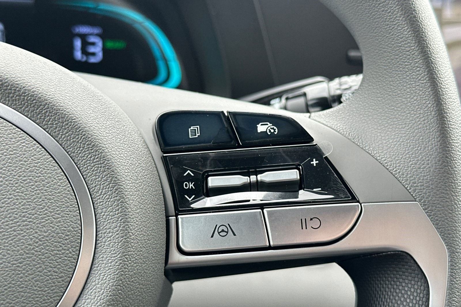 2025 Hyundai Elantra Hybrid Blue photo 25