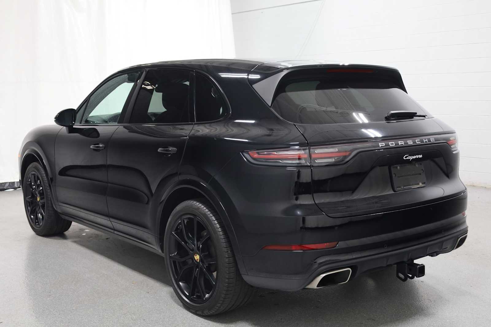 2020 Porsche Cayenne photo 3