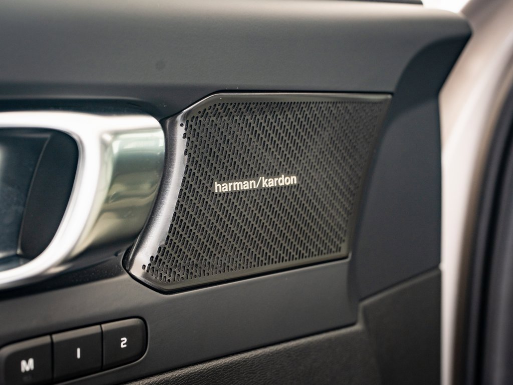 2024 Volvo XC40 Plus photo 20
