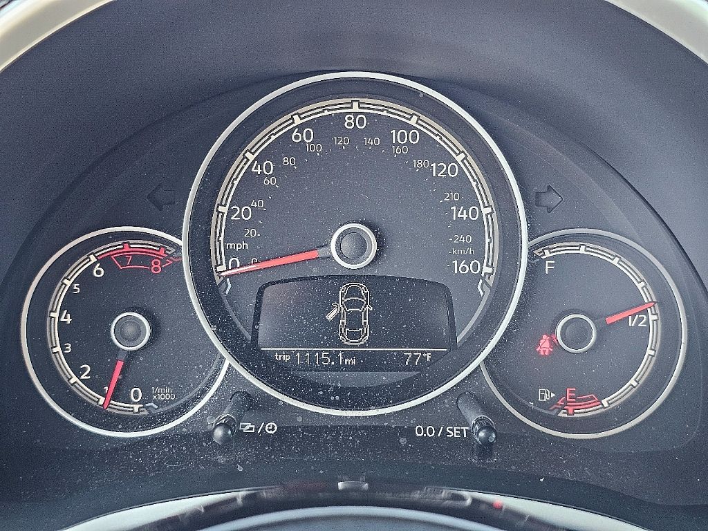 2018 Volkswagen Beetle SE photo 30