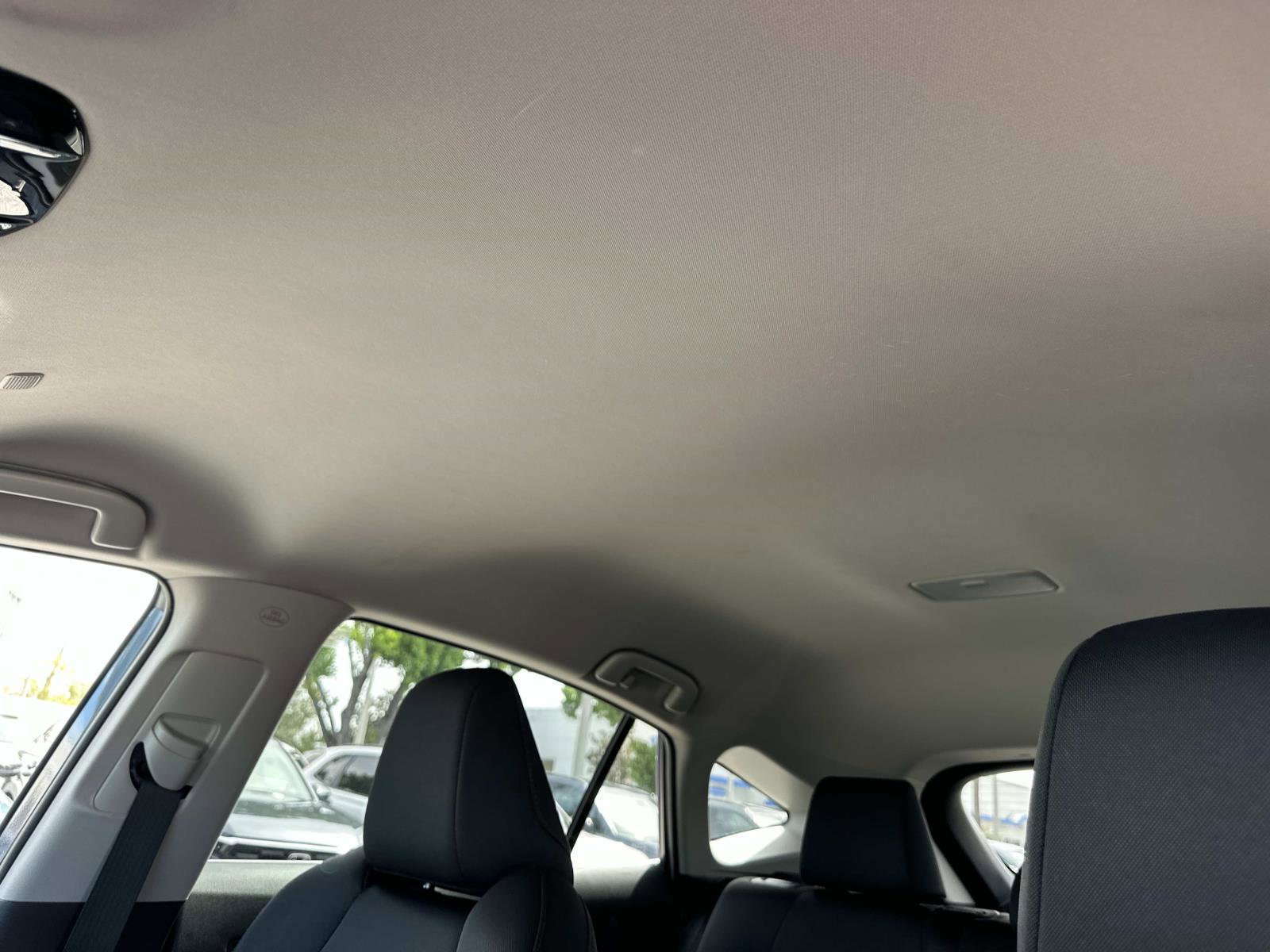 2023 Toyota Venza LE photo 22
