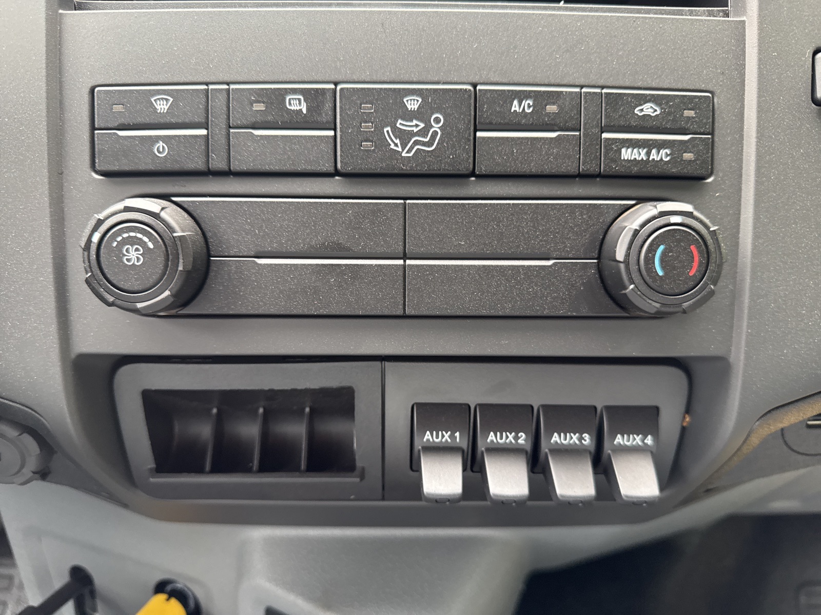 2026 Ford F-750 photo 16