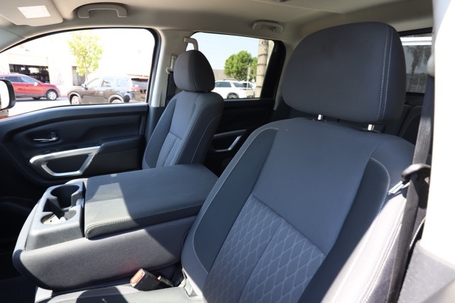 2023 Nissan Titan SV photo 14