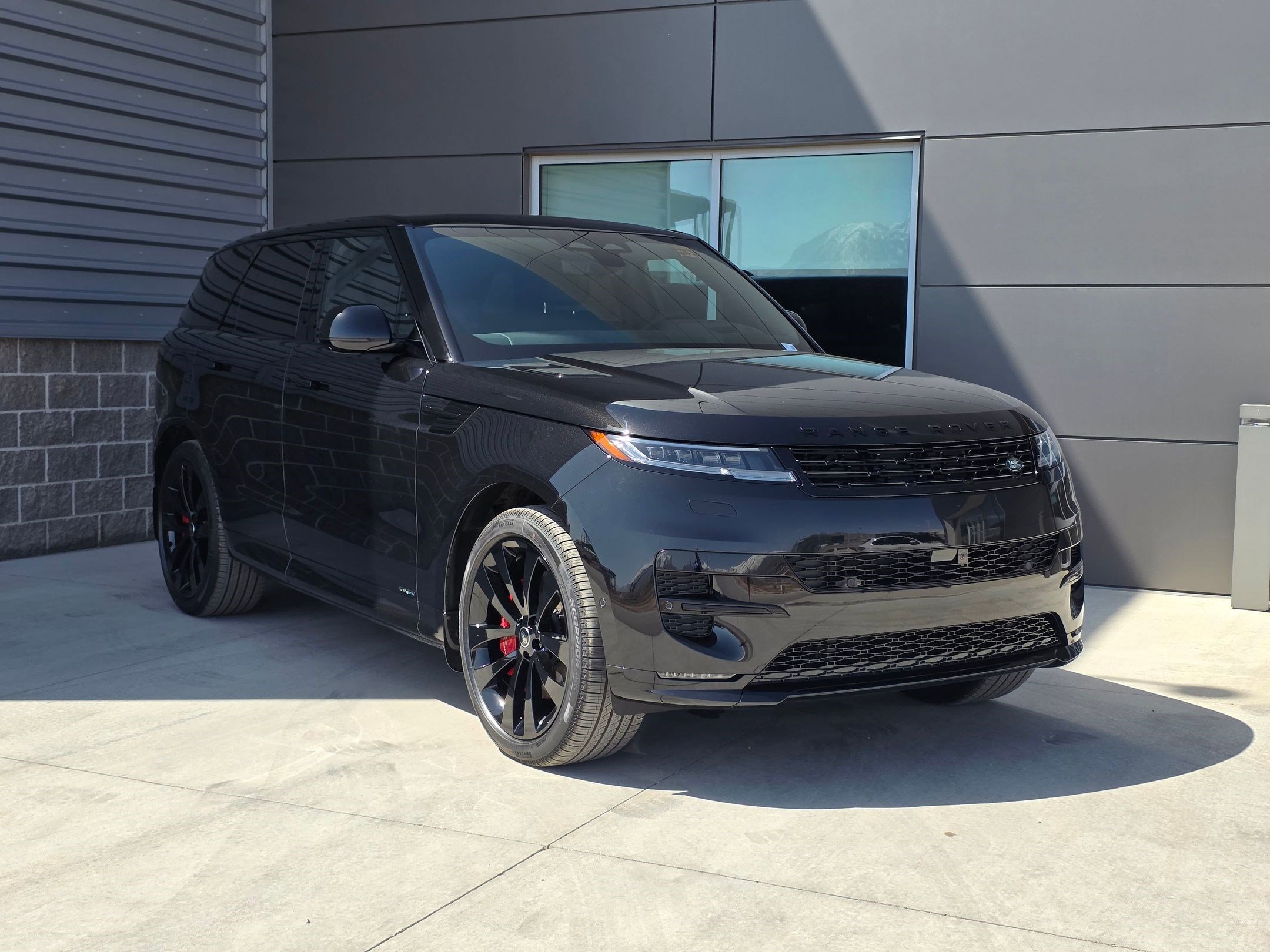 2025 Land Rover Range Rover Sport Autobiography PHEV photo 2