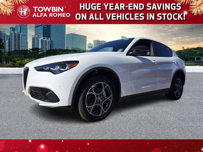 2025 Alfa Romeo Stelvio Base's photo