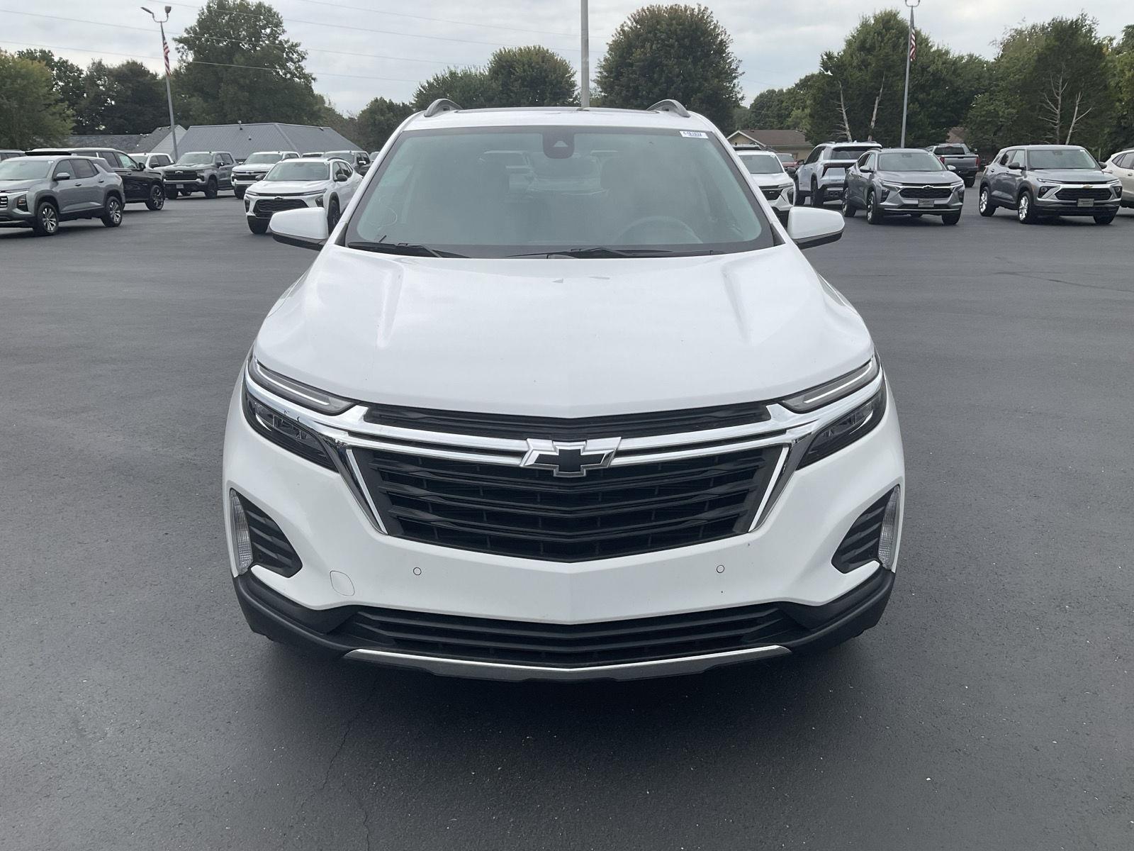 2022 Chevrolet Equinox LT photo 2