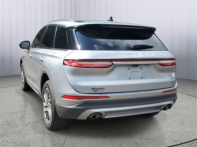 2022 Lincoln Corsair Standard photo 2