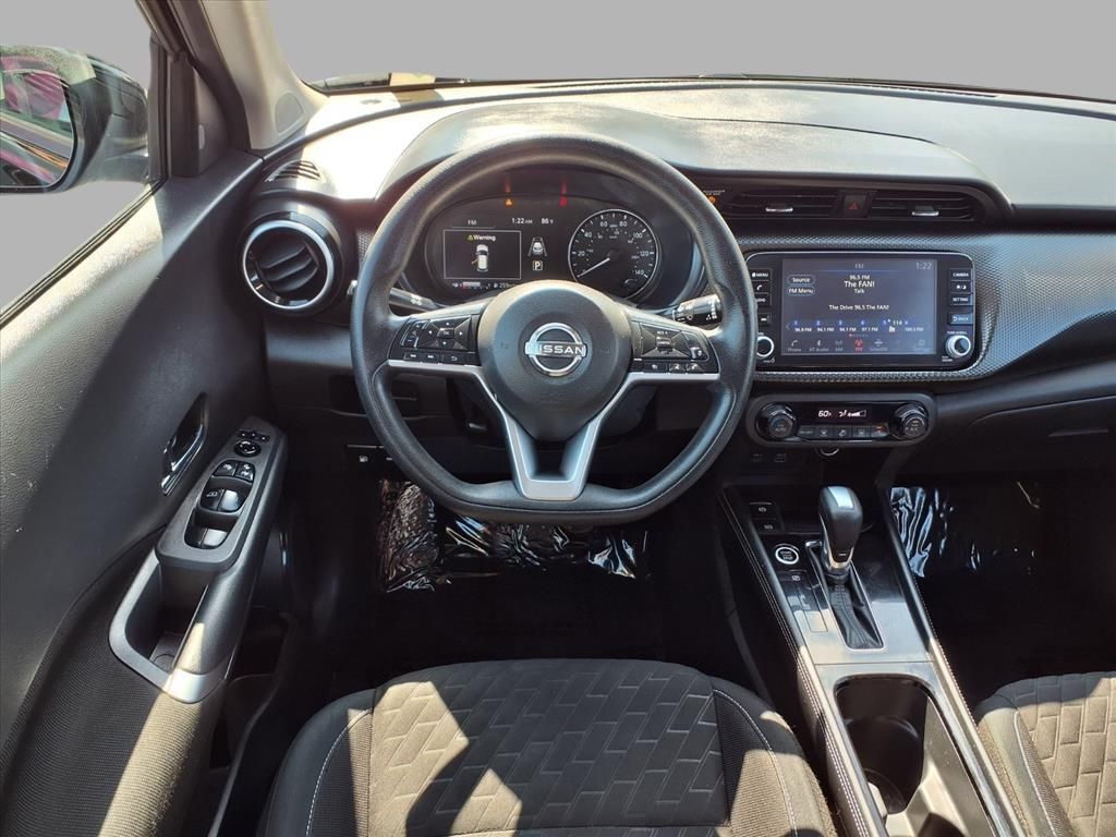 2022 Nissan Kicks SV photo 4