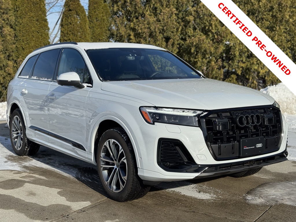 2025 Audi Q7 Premium's photo