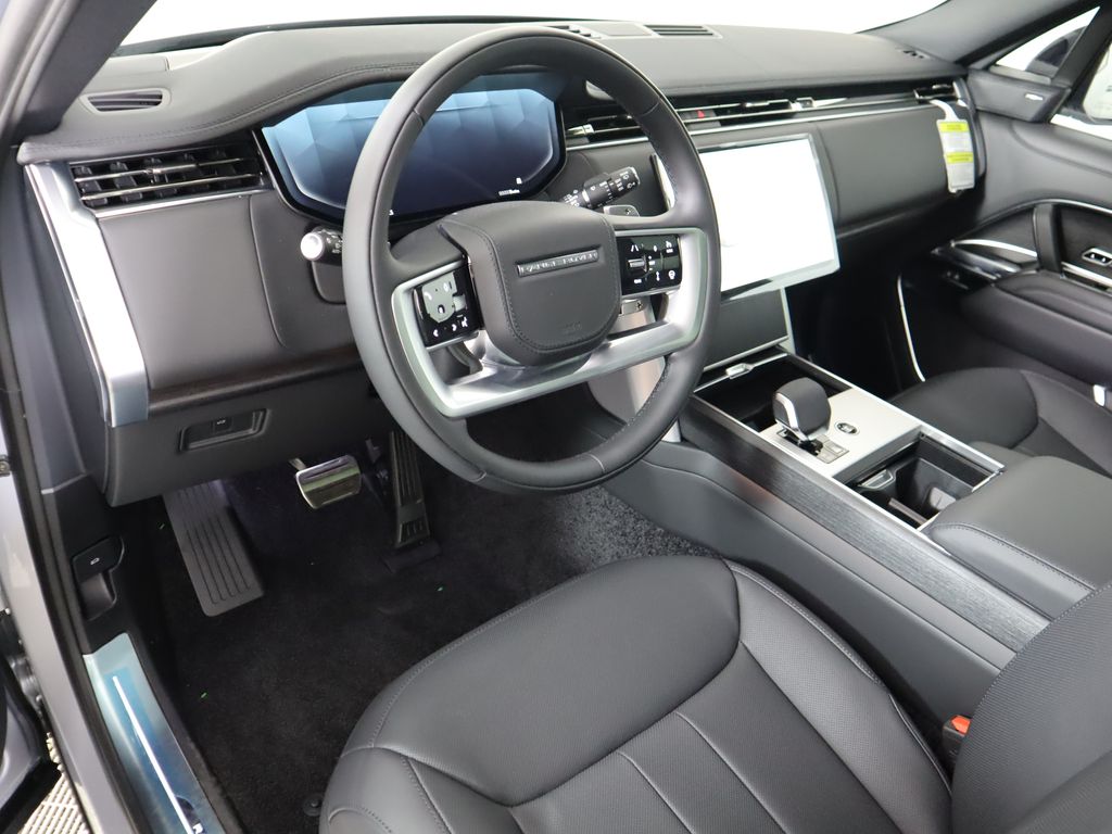 2025 Land Rover Range Rover SE photo 10
