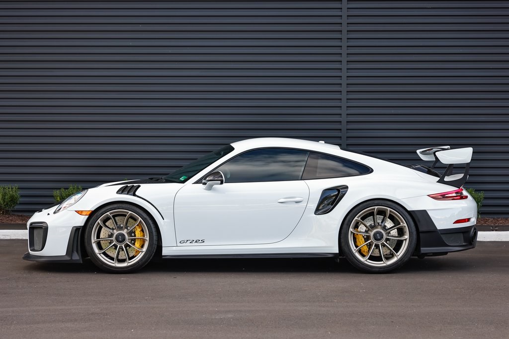 2018 Porsche 911 GT2 RS photo 2