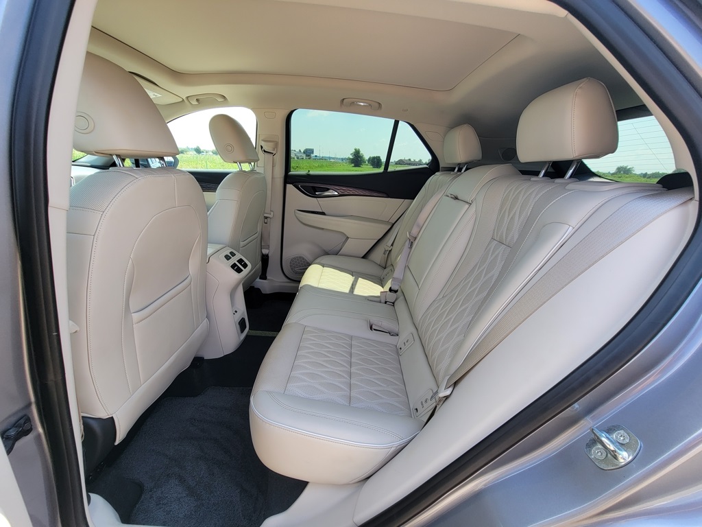 2022 Buick Envision Avenir photo 12