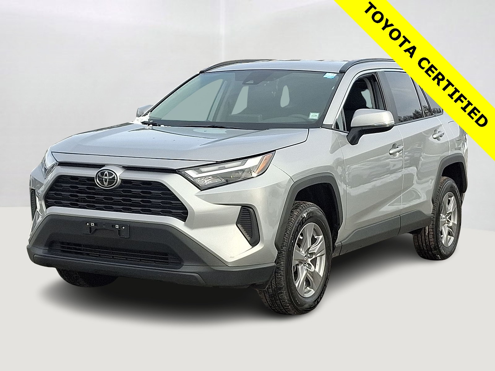 2024 Toyota RAV4 XLE's photo
