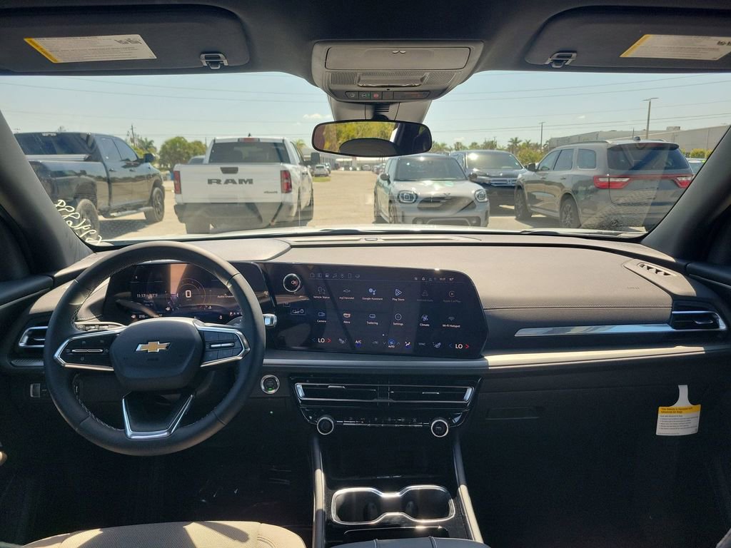 2025 Chevrolet Traverse photo 9