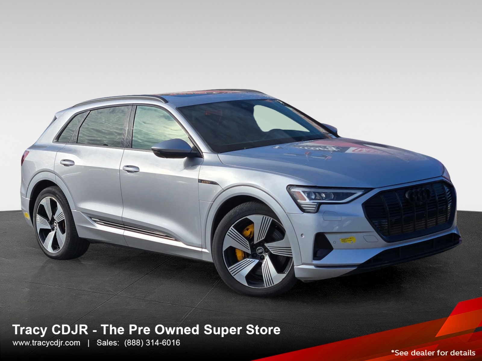 2022 Audi e-tron Premium Plus's photo