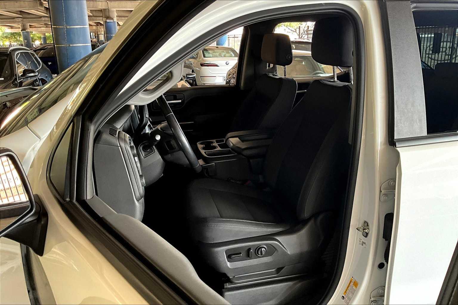 2020 Chevrolet Silverado 1500 LT photo 7