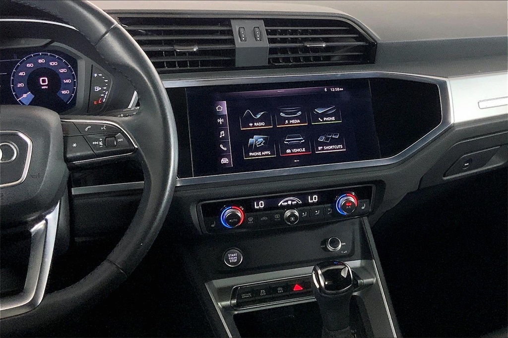2020 Audi Q3 S line Premium photo 5