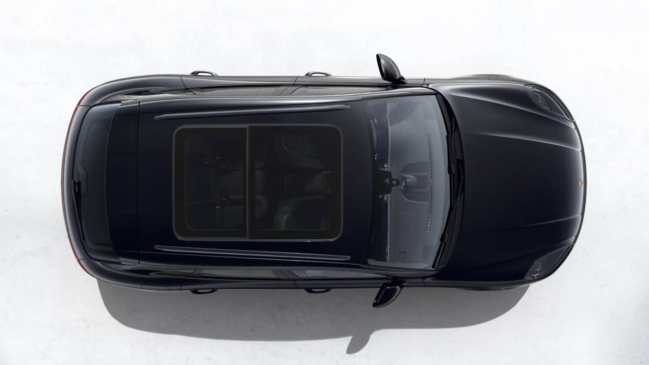 2026 Porsche Macan T photo 2