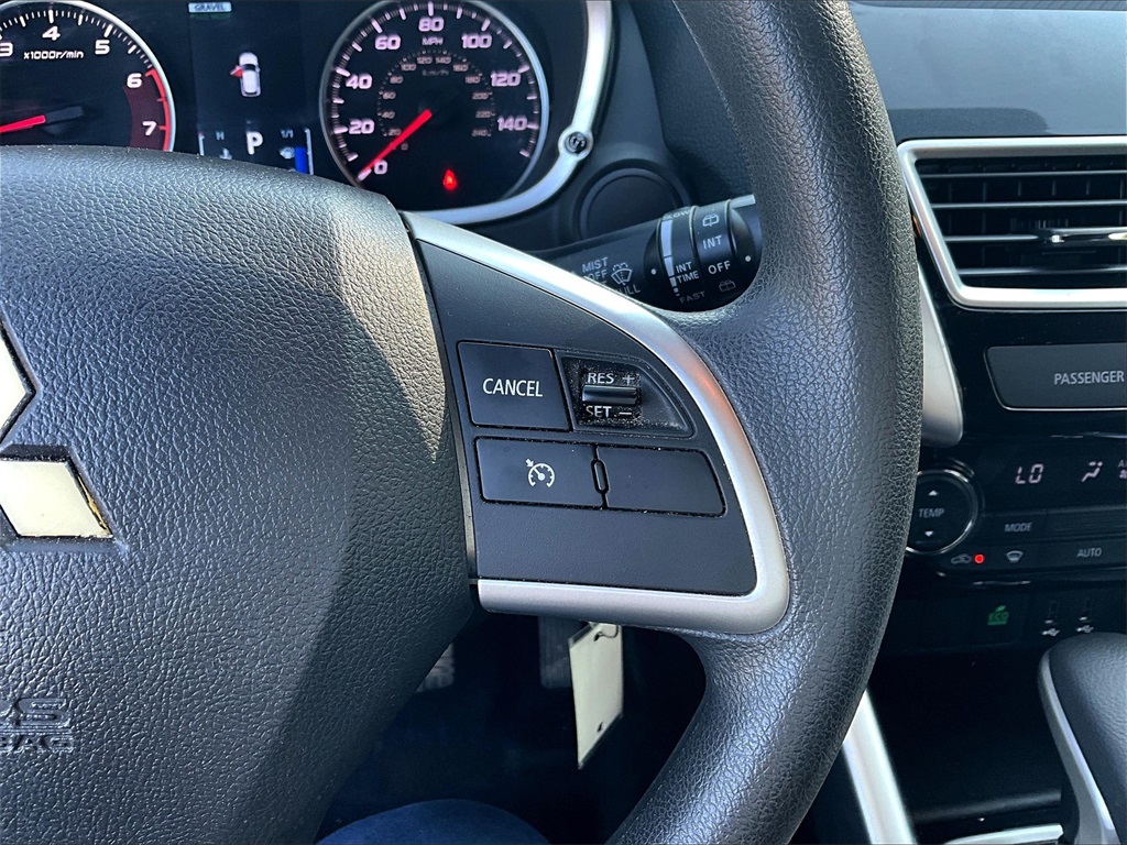 2019 Mitsubishi Eclipse Cross LE photo 21