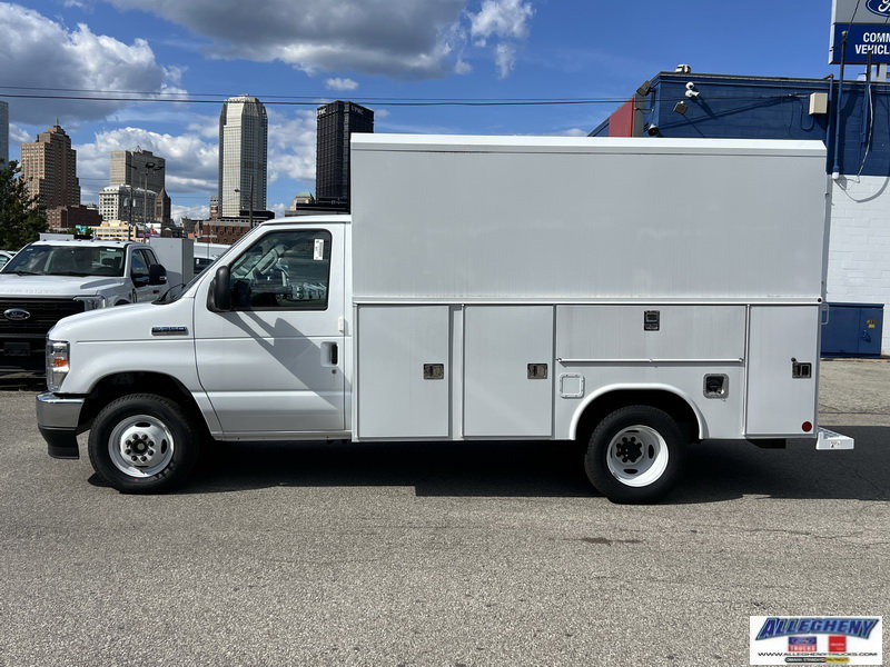 2026 Ford E-350 Base photo 2