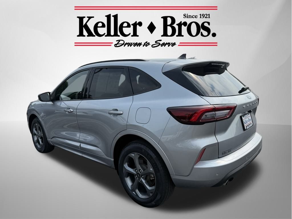 2023 Ford Escape ST-Line photo 5