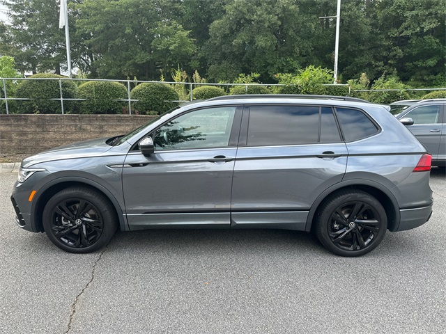 2024 Volkswagen Tiguan SE R-Line Black photo 4