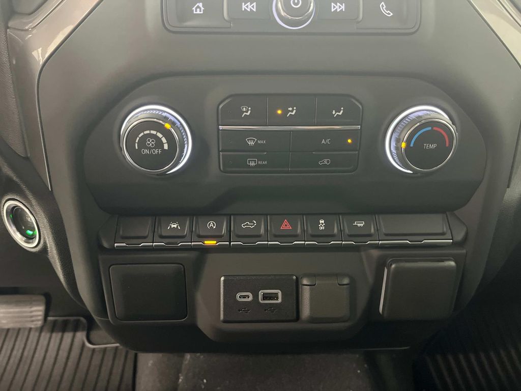 2025 Chevrolet Silverado 1500 Custom Rally Edition photo 18