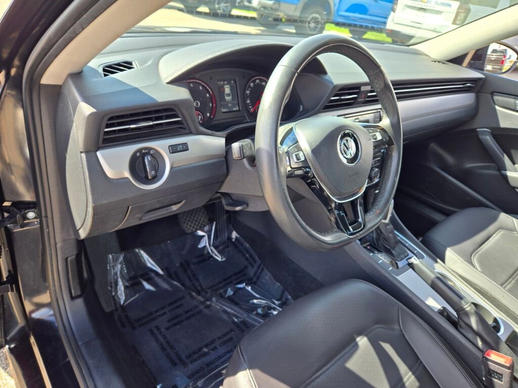 2021 Volkswagen Passat 2.0T SE photo 18