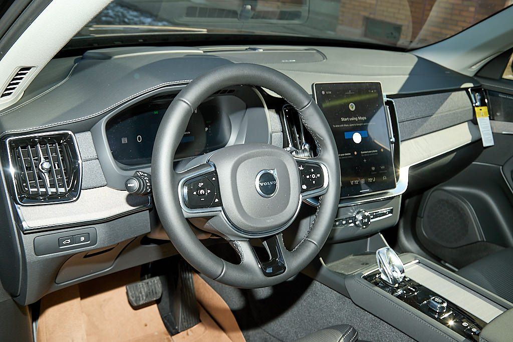 2026 VOLVO XC90 - Image 12