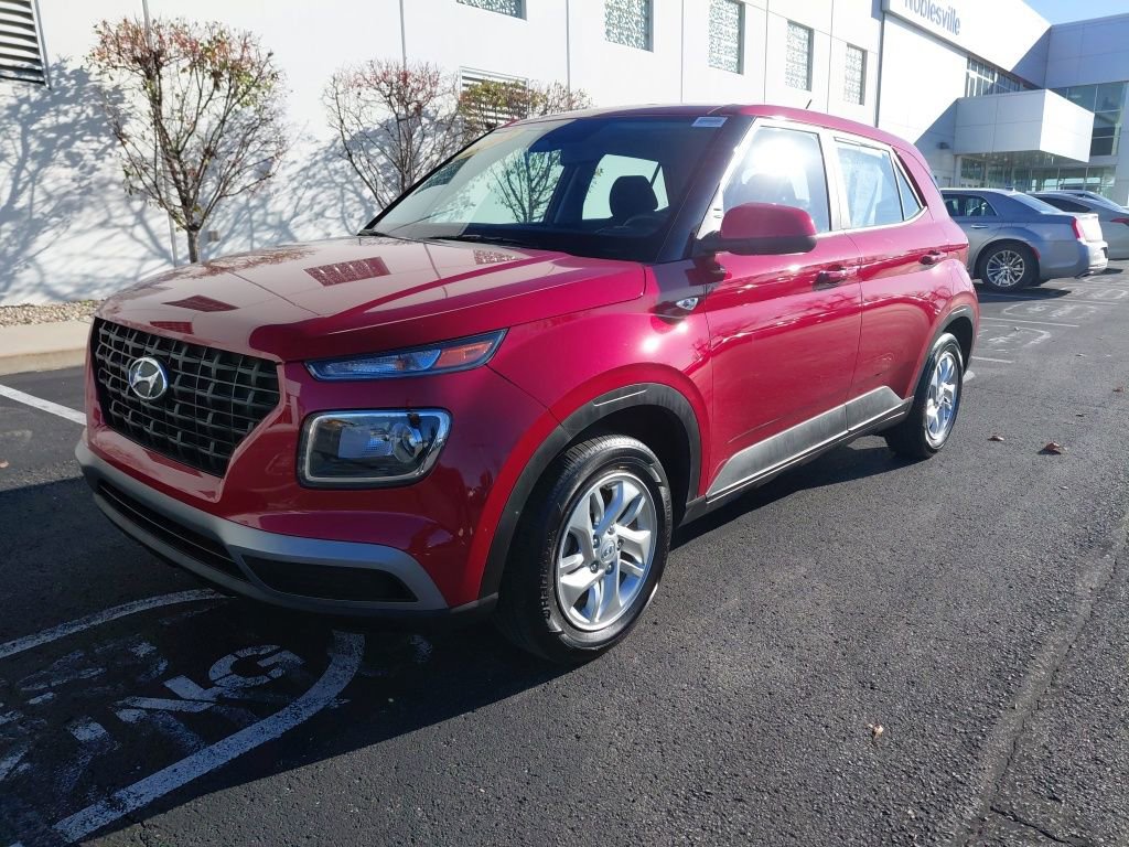 2023 Hyundai Venue SE photo 2